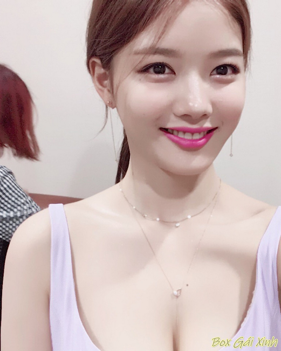 ảnh Kim Yoo Jung sexy khiêu gợi 1