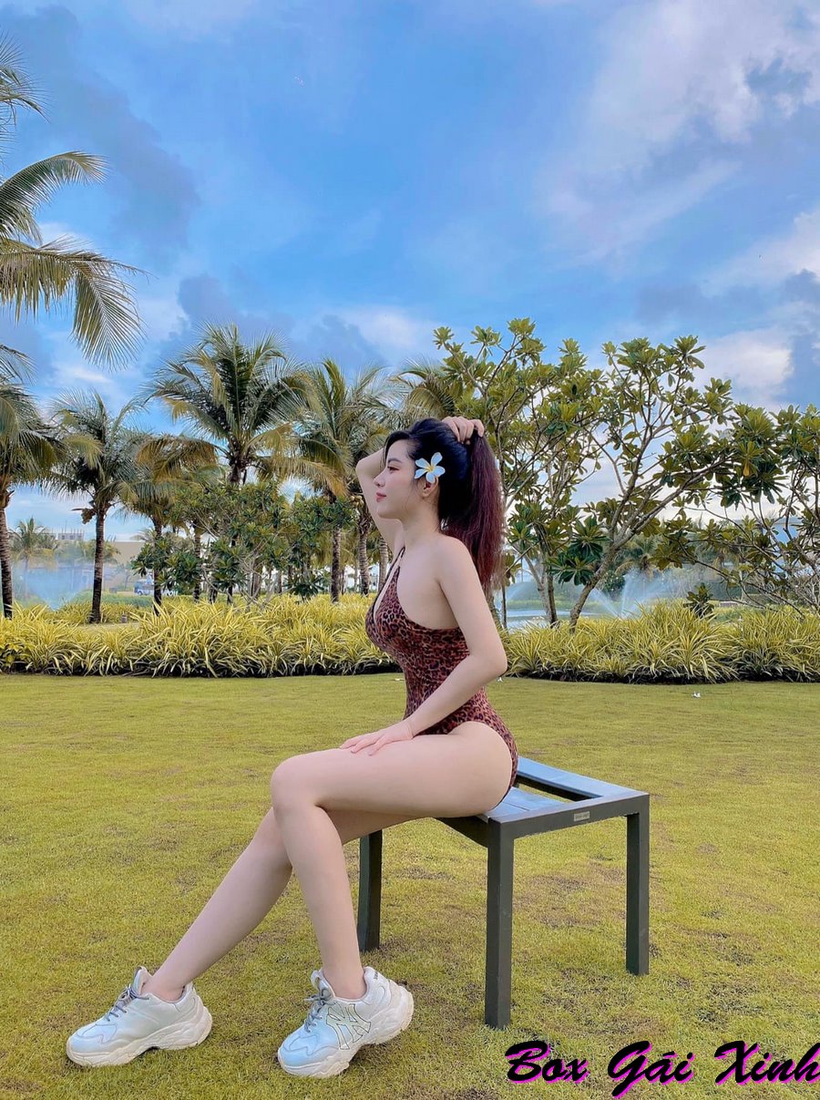 Ảnh gái 2k1 mặc bikini thời trang sexy xinh đẹp