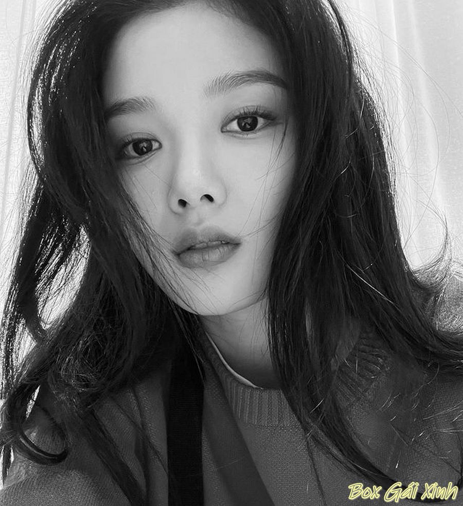 ảnh Kim Yoo Jung sexy khiêu gợi 11