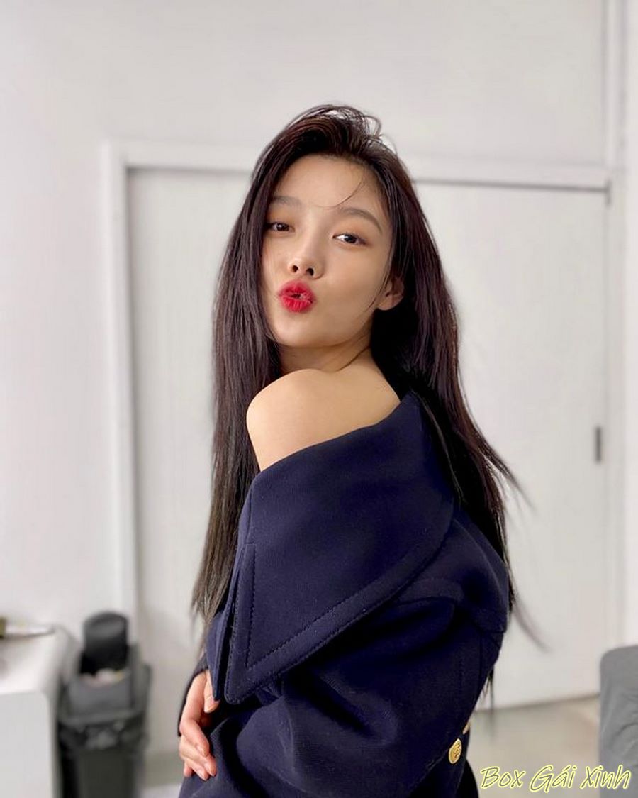 ảnh Kim Yoo Jung sexy khiêu gợi 13