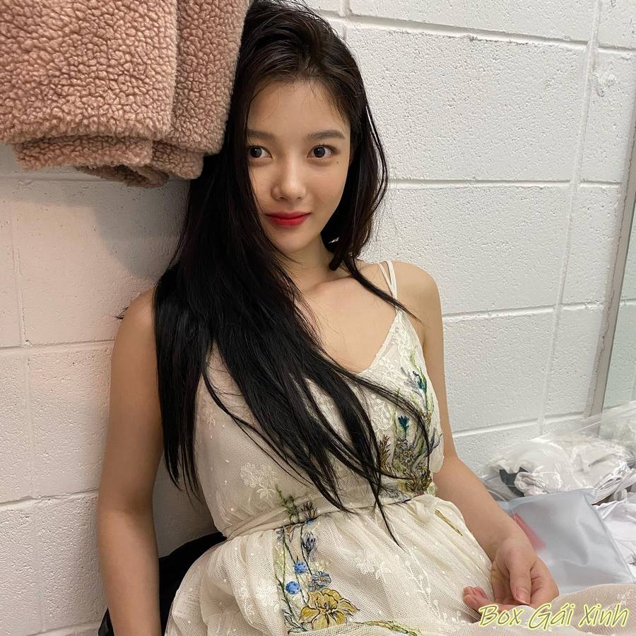 ảnh Kim Yoo Jung sexy khiêu gợi 14