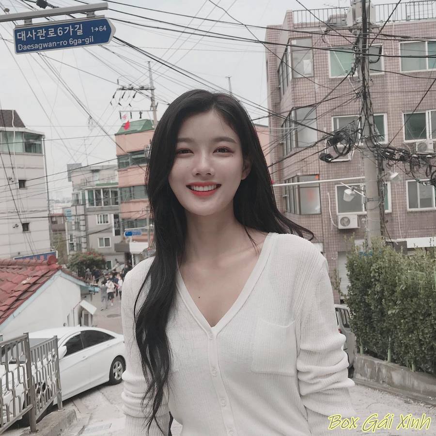 ảnh Kim Yoo Jung sexy khiêu gợi 15