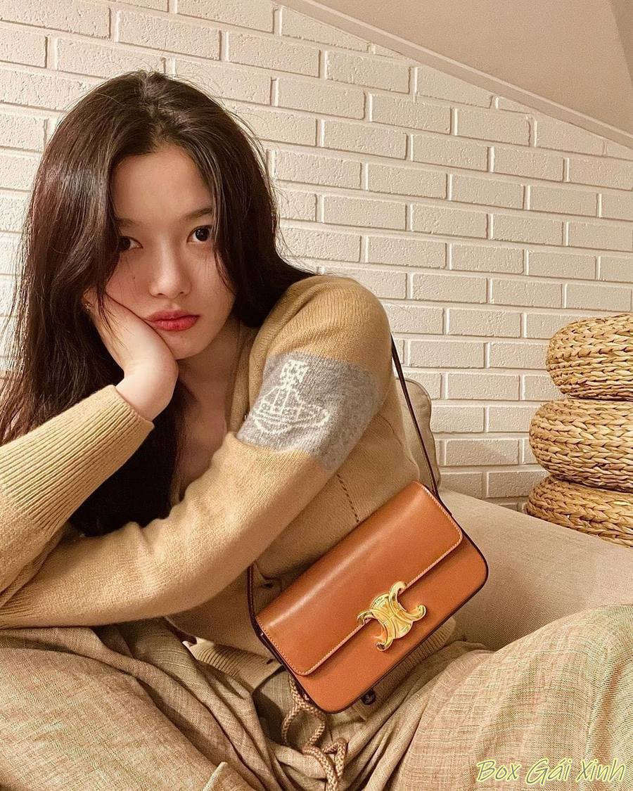 ảnh Kim Yoo Jung sexy khiêu gợi 24