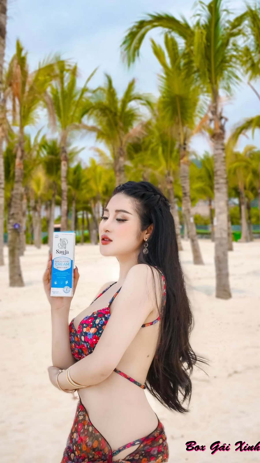 Hình ảnh Bùi Hồng Anh diện bikini nóng bỏng trong một góc chụp cực chill
